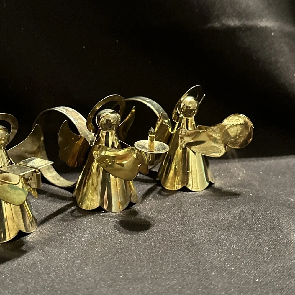 NAPKIN RINGS Lot 4 Gold Tone Angels Blowing Horns Christmas Table Set‎ Setting